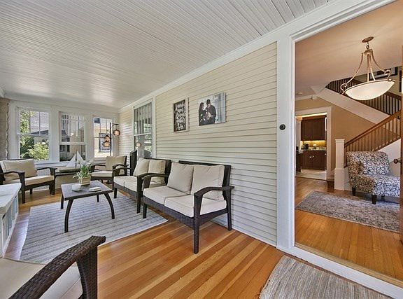 Sit, relax...stay awhile!