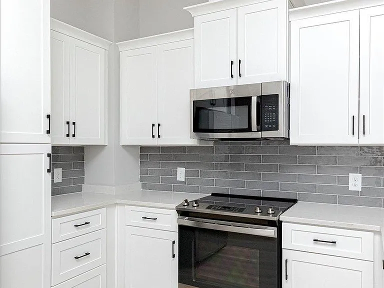 1013 Northside Dr — Photo 12