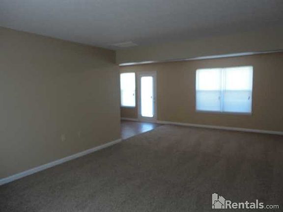 4th image of 2372 Valley Creek Way