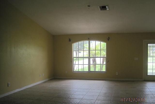2nd image of 219 Ancona St