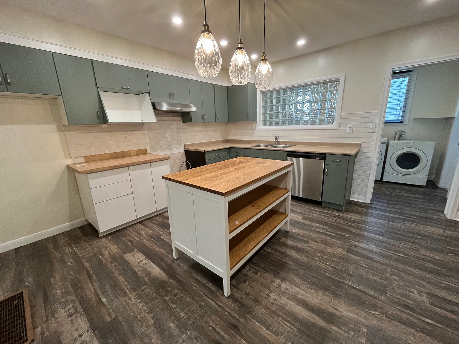 236 Sydenham Street — Photo 2