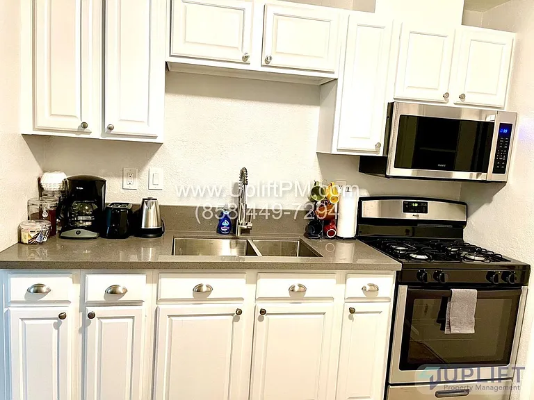 4829 Castle Ave — Photo 11