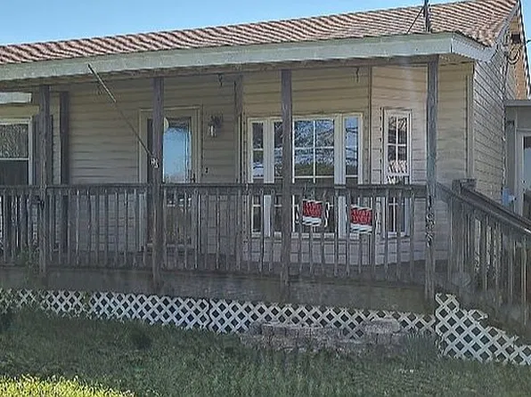 157 Moores Mill Rd, Farnham, VA 22460