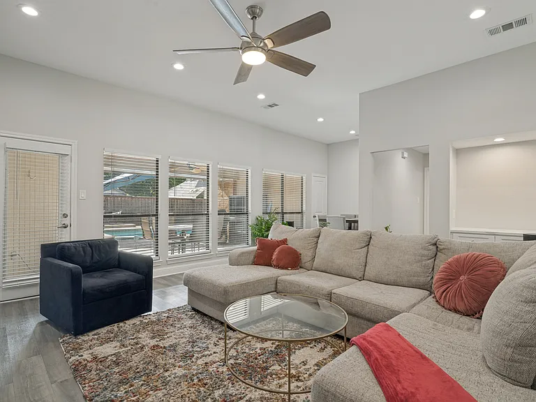 3313 Darion Ln — Photo 8