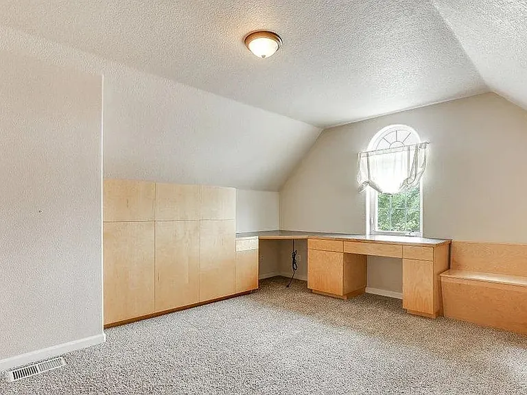 16541 NW Graf St — Photo 28