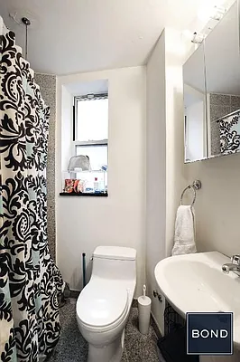 Rented by Bond New York | media 23