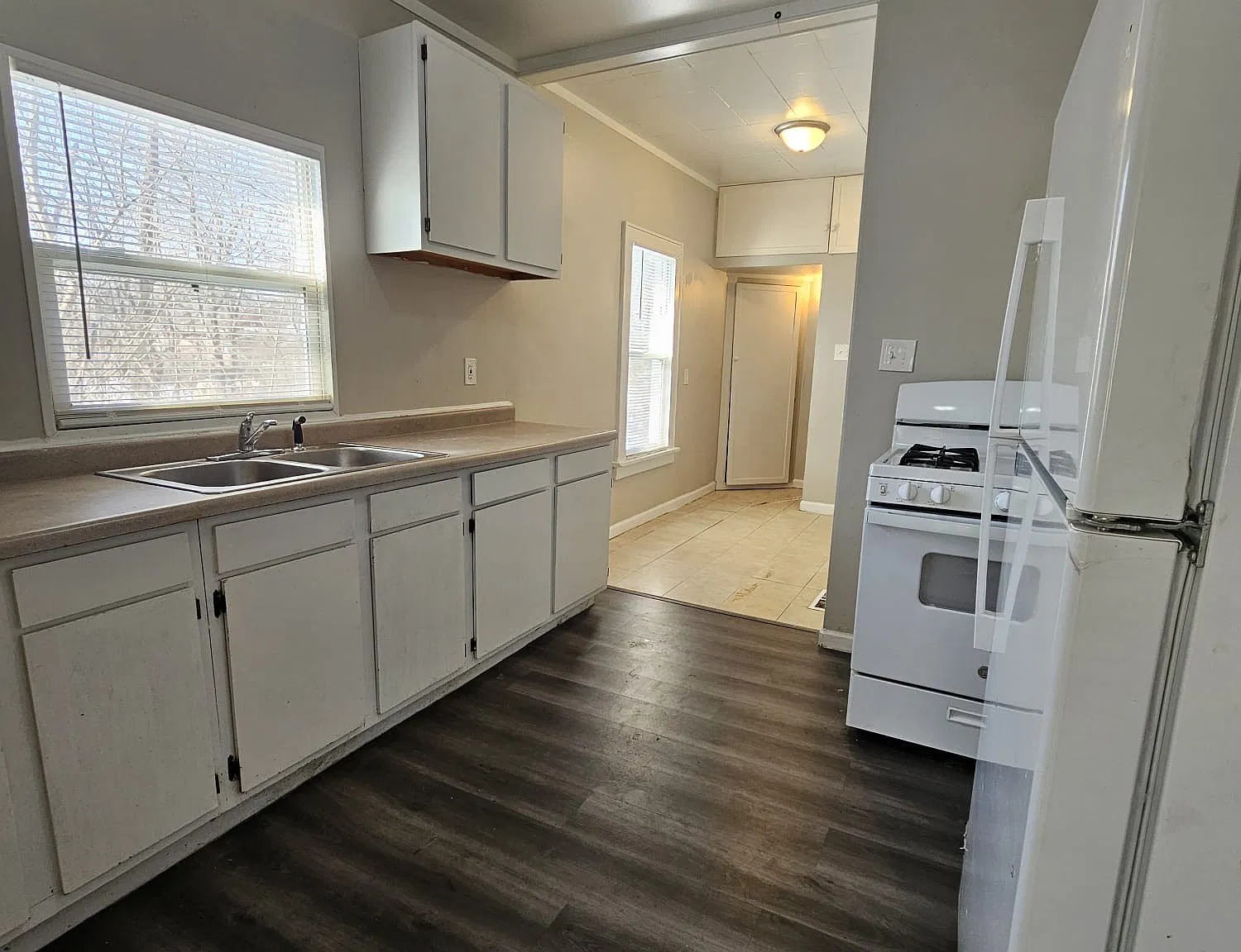 3 bed, 968 sqft, $1,525 — Photo 2