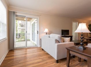 5807 Woodlawn Gable Dr APT E, Alexandria, VA 22309