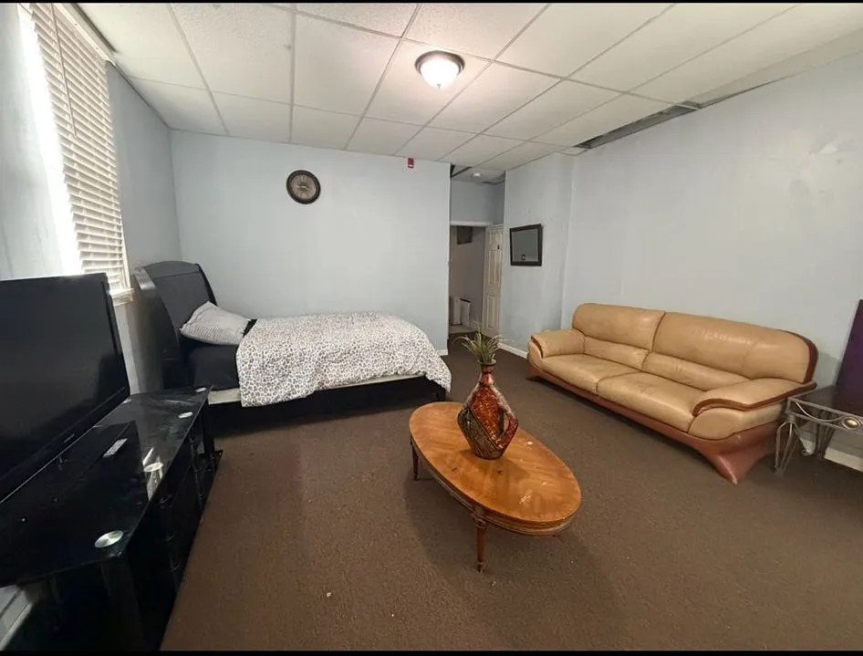 3119 Frankford Ave — Photo 3