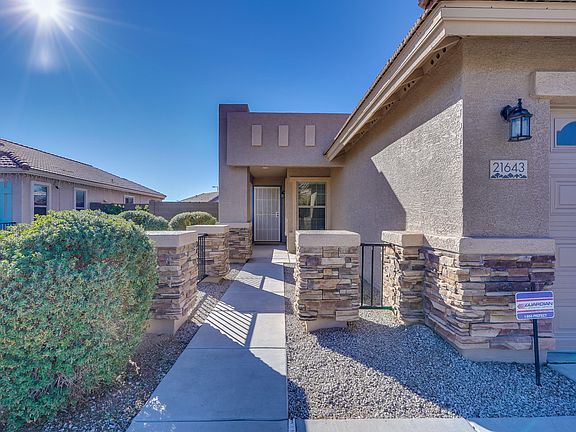 BEAUTIFUL EXTERIOR ENTRY