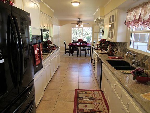 4th image of 1585 Finecroft Dr