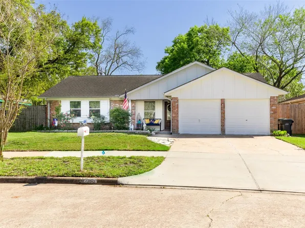 13755 N Shirebrook Dr, Sugar Land, TX 77498