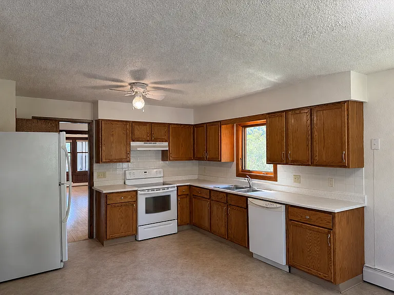 131 S Main St — Photo 2