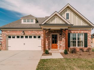 41 Nokes Dr, Hendersonville, TN 37075