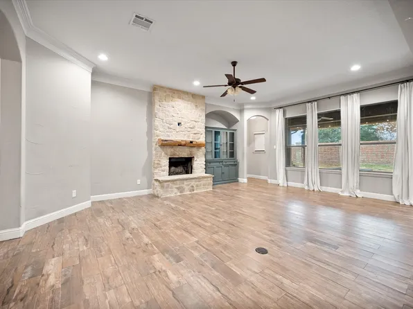 101 Chateau Dr, Aledo, TX 76008
