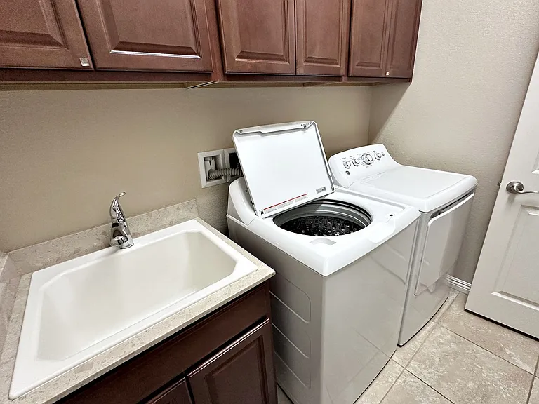 71 Newton Ridge Way — Photo 40