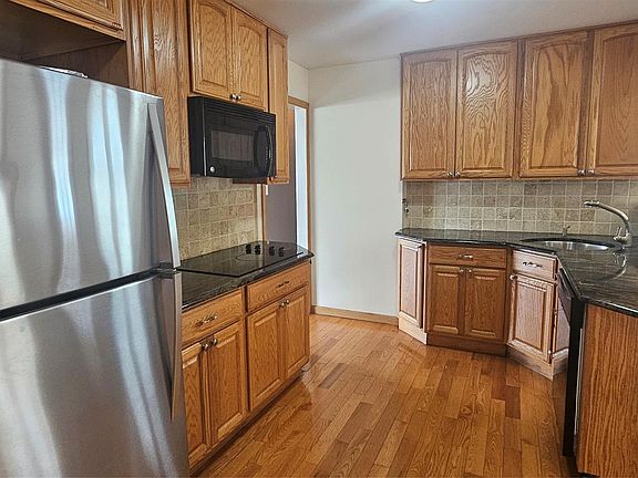3rd image of 671 Blackstone Ave
