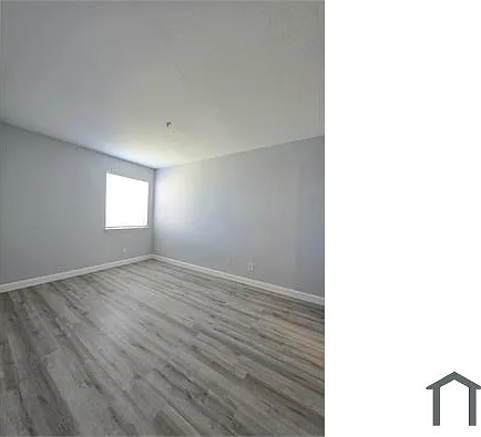 2845 Winkler Ave #317 — Photo 4