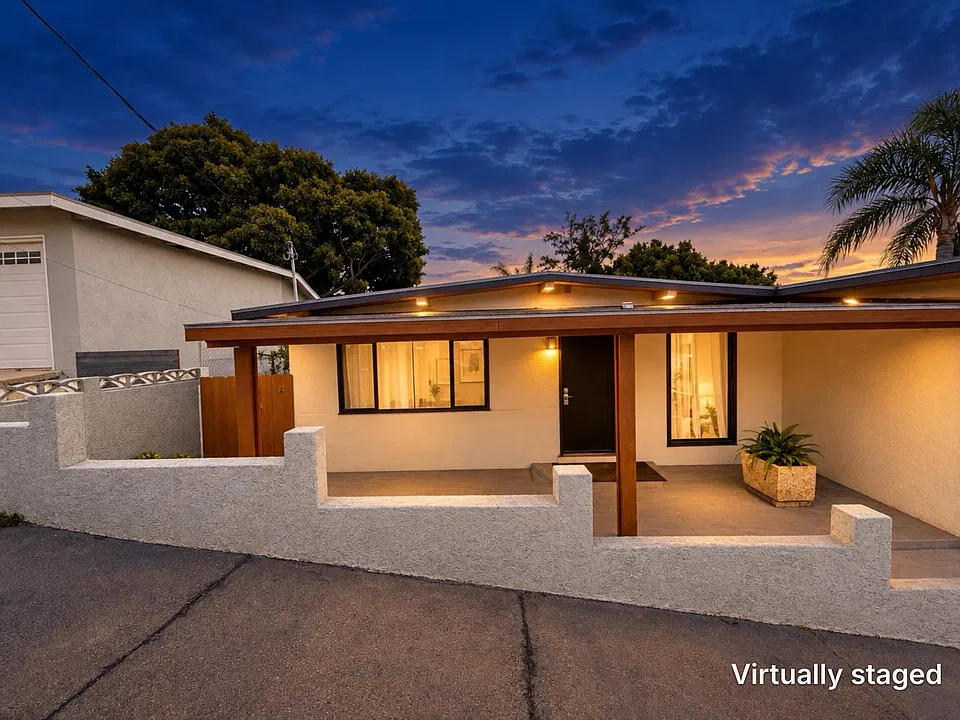 2443 Laurie Ln