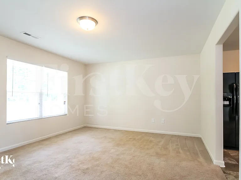 1909 Allyson Ave — Photo 4