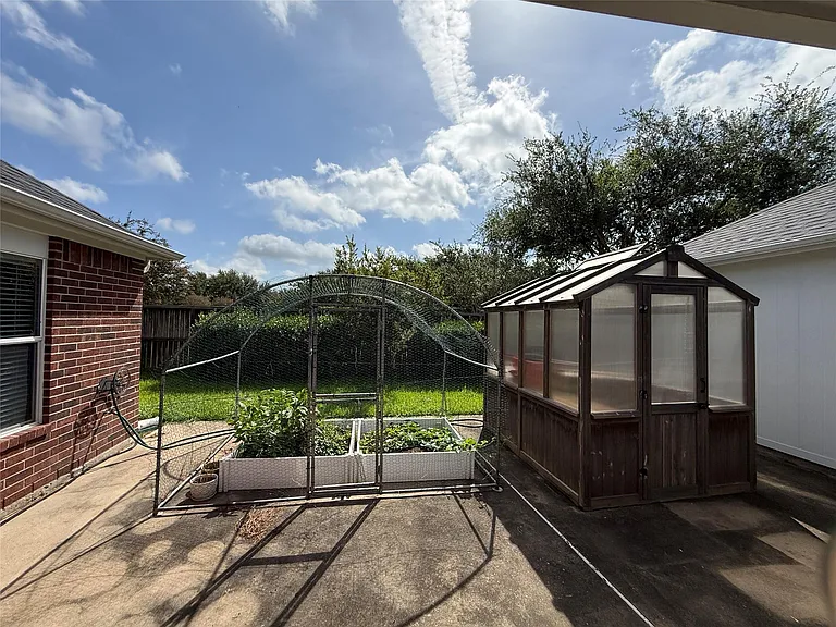 3906 Eastland Lake Dr — Photo 20