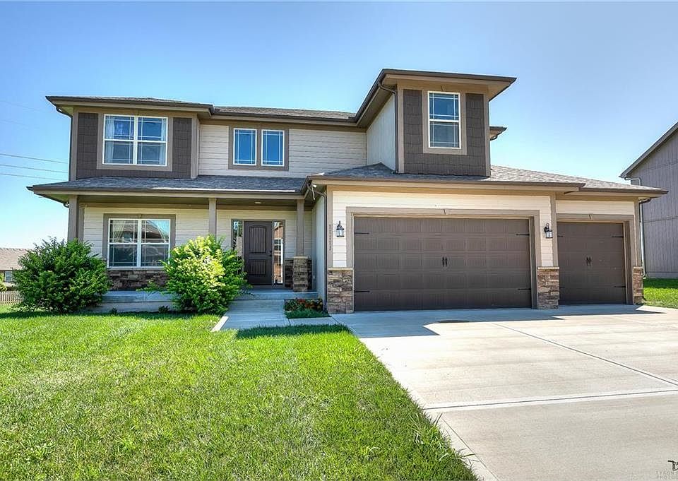 Welcome home to Auburndale Estates