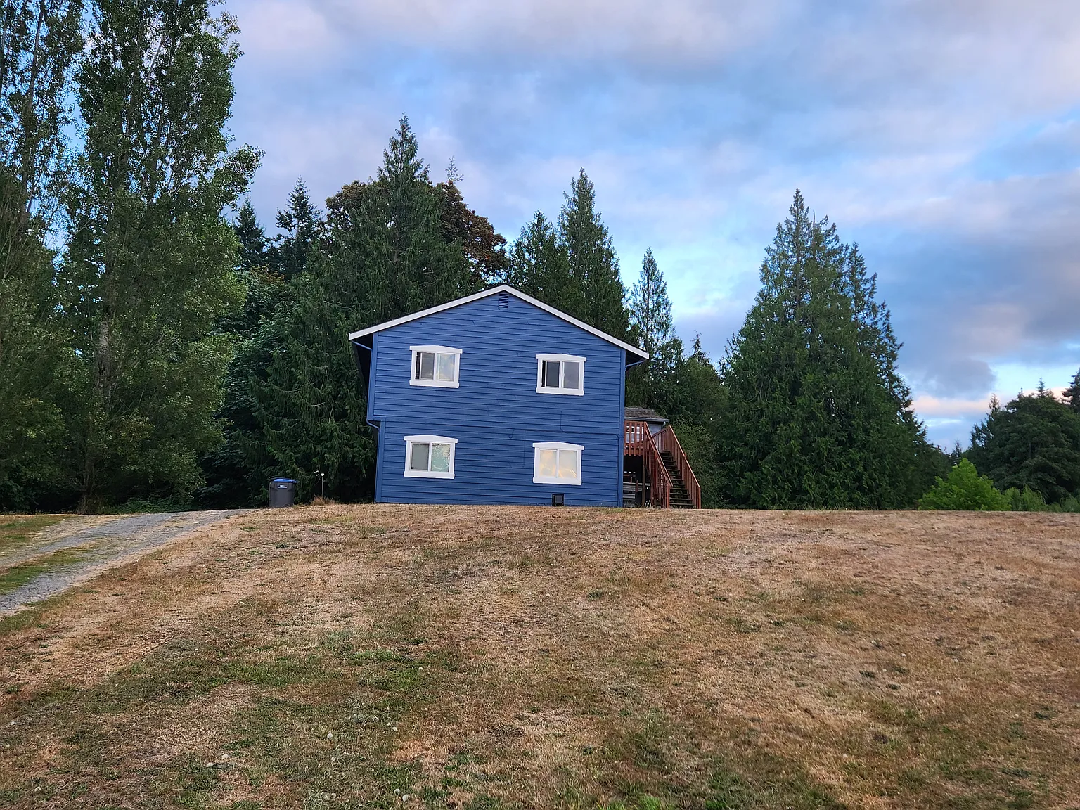 2 bed, 900 sqft, $2,100 — Photo 2