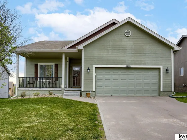 13812 Wood Valley Dr, Omaha, NE 68142