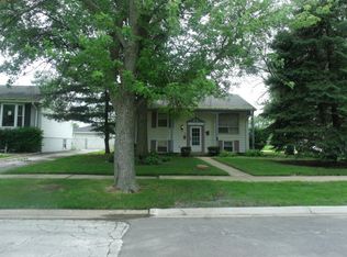 110 S Chestnut Ln, Glenwood, IL