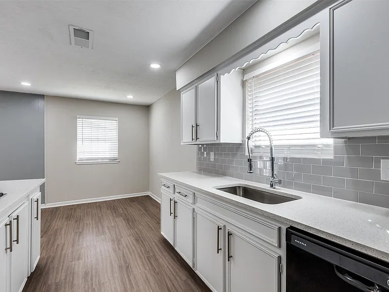 5426 Fairgreen Ln — Photo 19