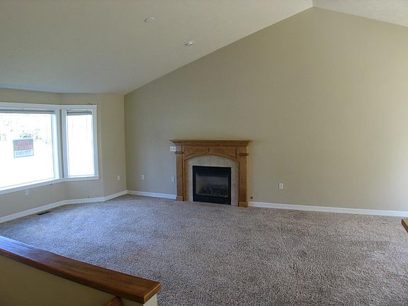 Living room - gas fireplace