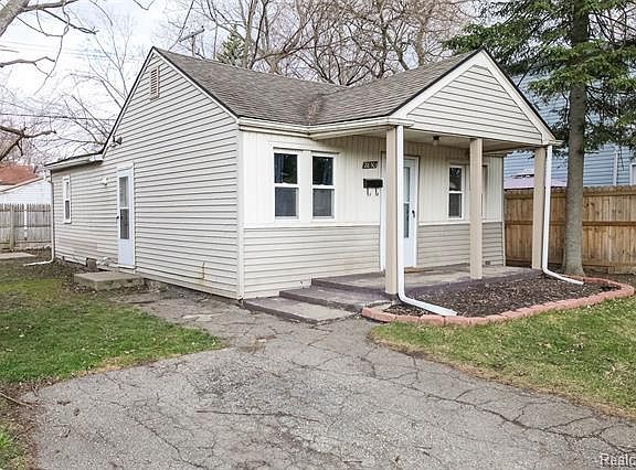 2nd image of 28501 Marshall St