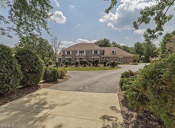 2nd image of 3545 Rolling Hills Dr