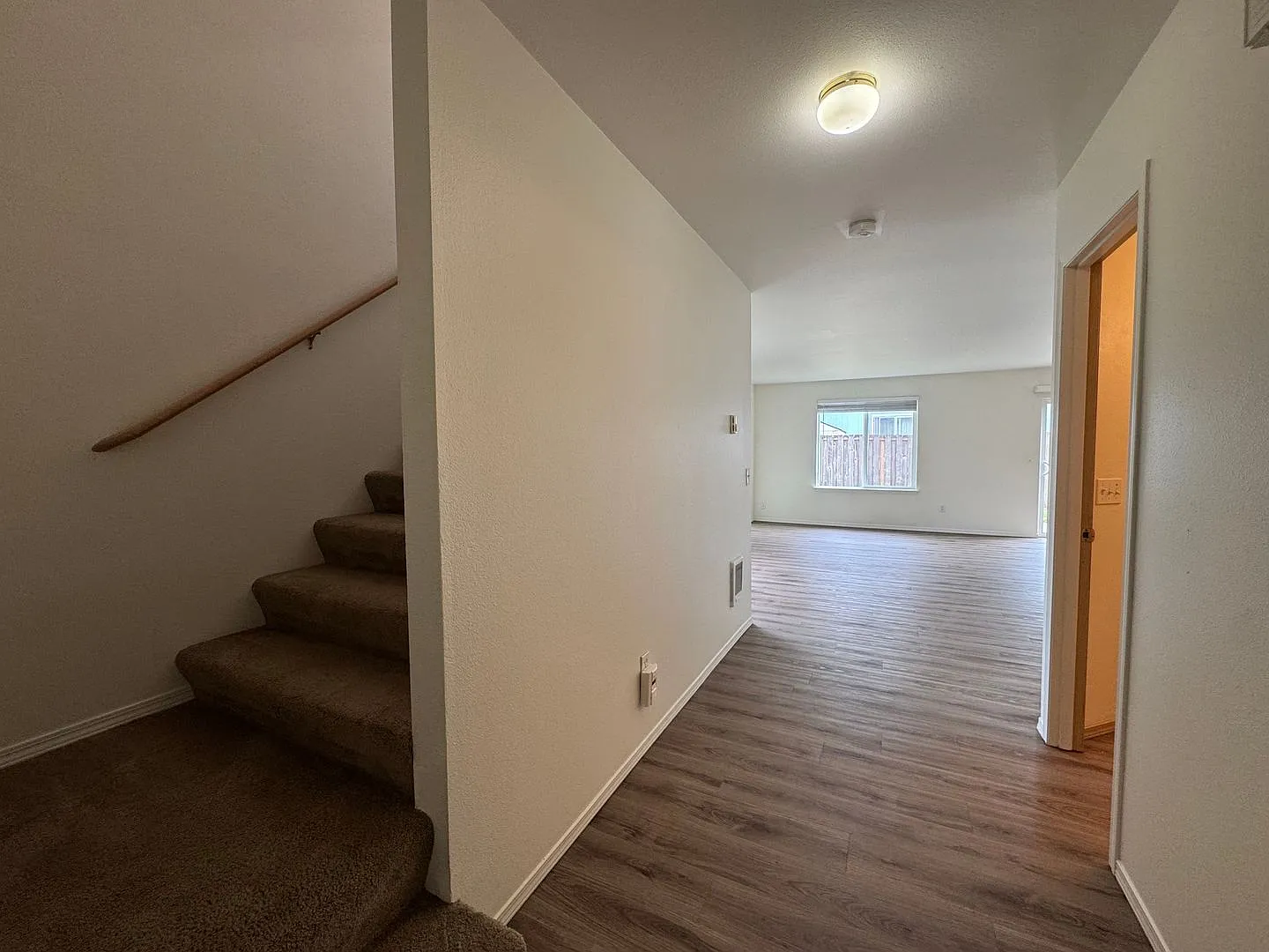 Three Bedroom with a Fully Fenced Backyard! — Photo 3