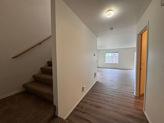 3rd image of 610 11th Ave