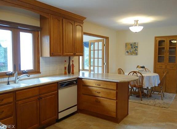 5th image of 8453 Glennridge Ave NW