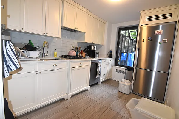 Rented by Triplemint | media 12