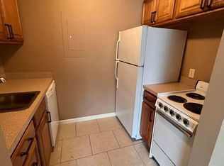 1810 E St #305, Lincoln, NE 68508