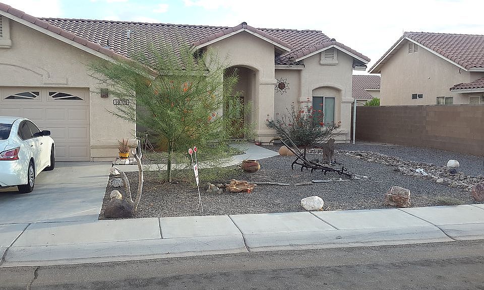 1st image of 10704 E 39th Ln