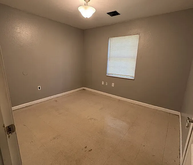 708 W Warren St — Photo 18