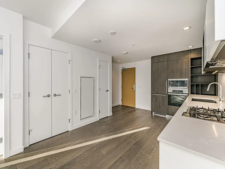 6000 McKay Ave #22XX — Photo 3