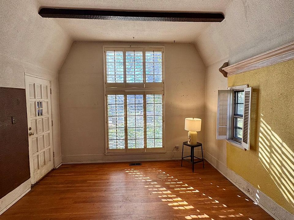191 E Lincoln Ave, photo 8