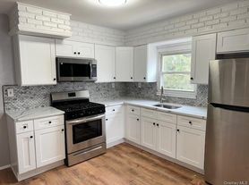 7 Green St, Hastings On Hudson, NY