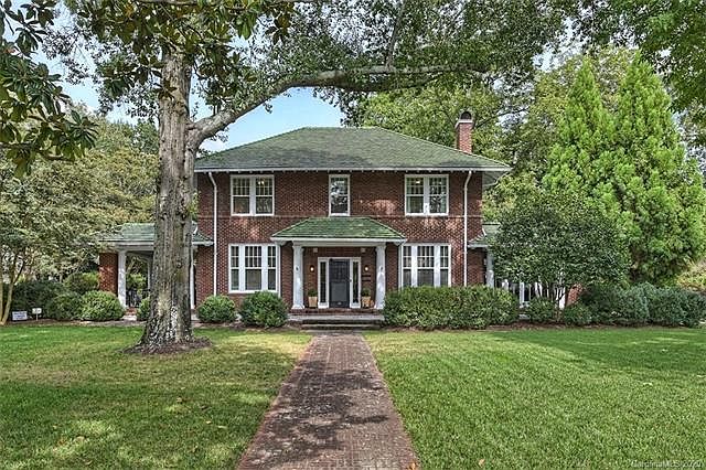 1st image of 34 Spring St NW