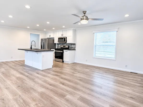 22339 Cedar Dr #122A, Channahon, IL 60410