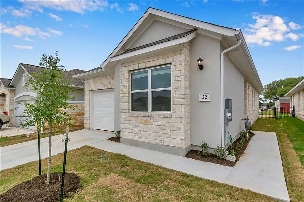 2800 Joe Dimaggio Blvd — Photo 1