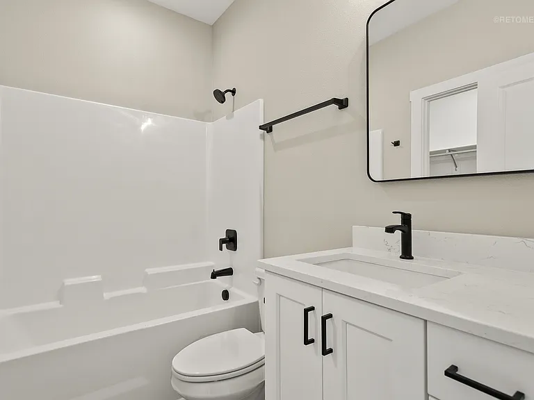 4243-4233 Verda Ln NE #4243-4233 — Photo 8