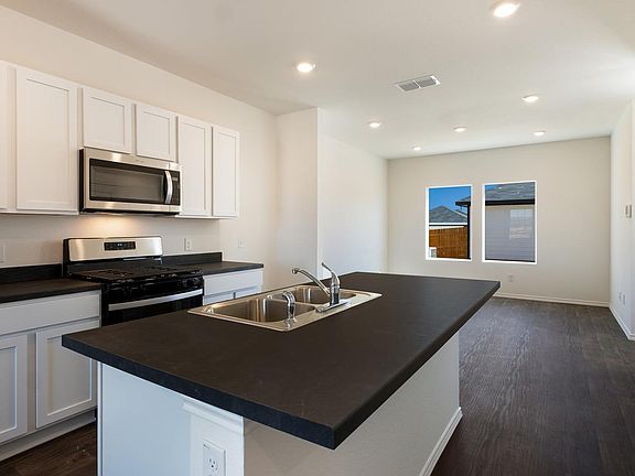 5th image of 312 Santo Domingo Rd