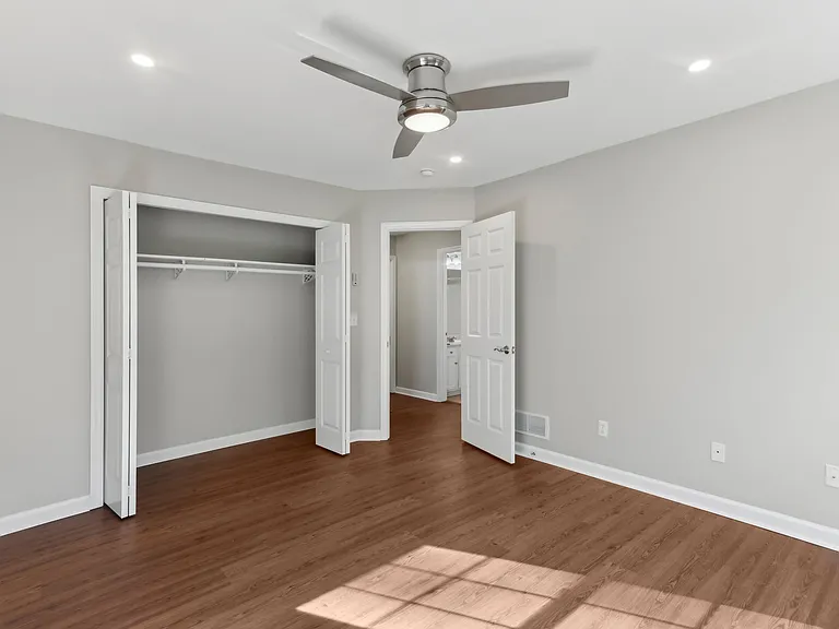103 Lakeview Ct — Photo 42