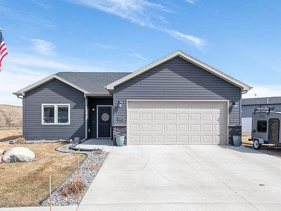 2nd image of 3714 Amity Cir SE